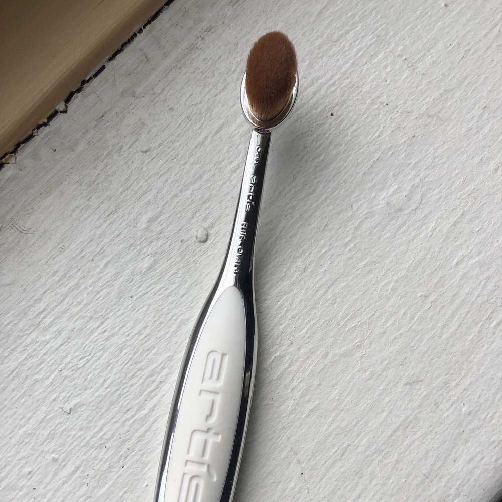 New: Artis Elite Oval 4 Brush